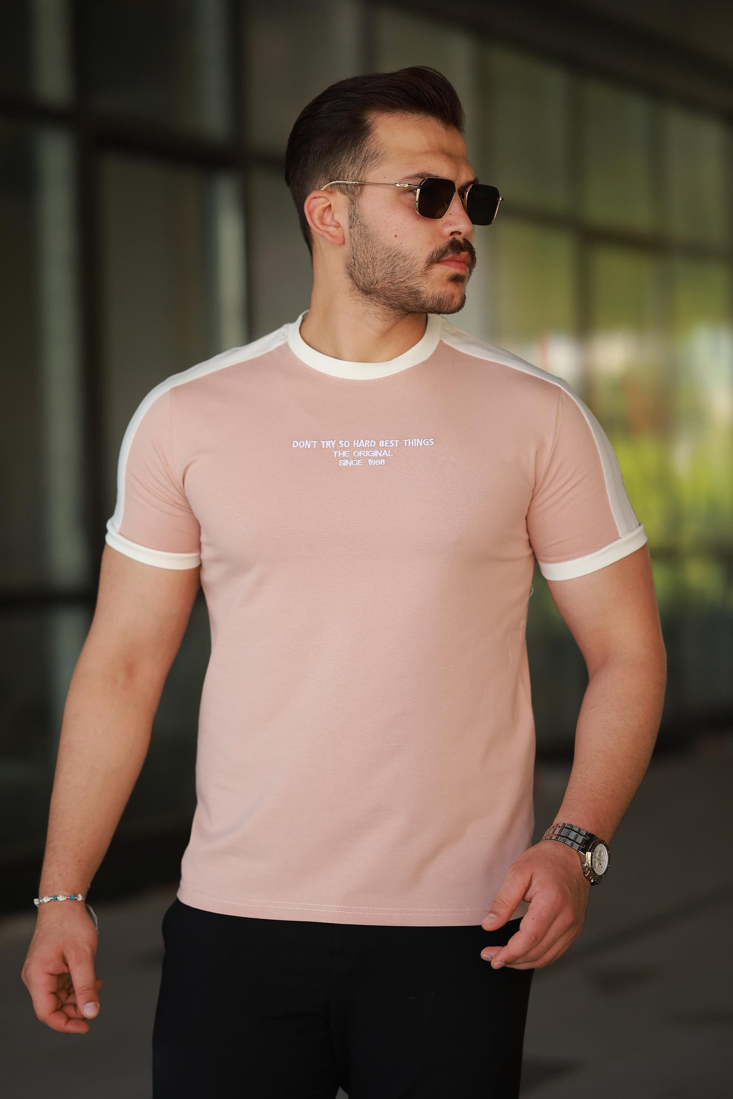 Erkek Bisiklet Yaka Şerit Detaylı Nakışlı %100 Pamuk Tişört - 2533