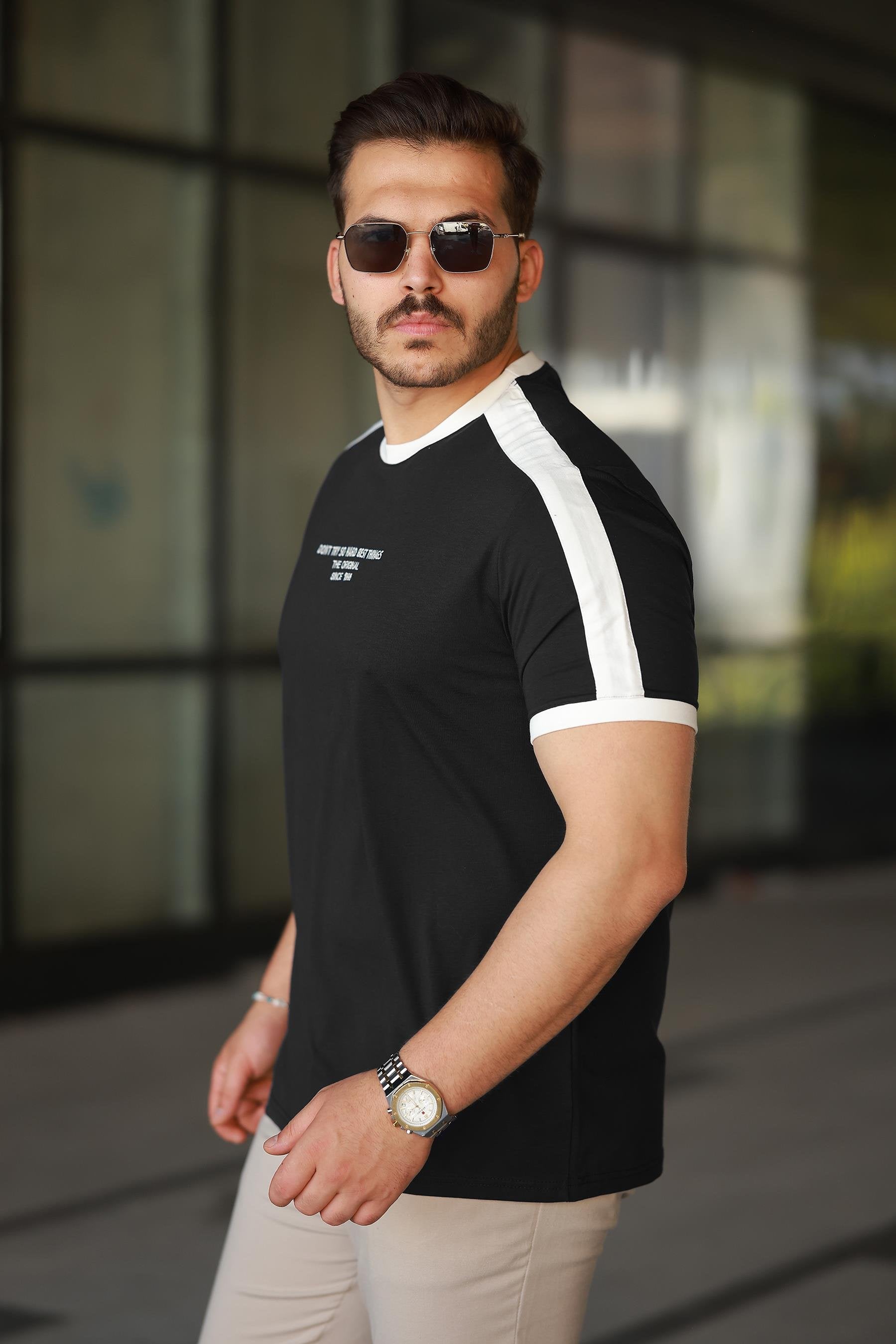 Erkek Bisiklet Yaka Şerit Detaylı Nakışlı %100 Pamuk Tişört - 2533